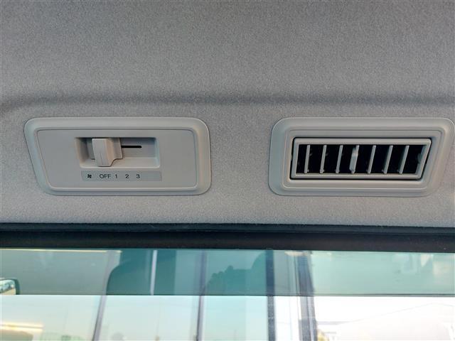 ステップワゴンスパーダ Ｚ　純正ナビ　クルーズコントロール　両側パワースライドドア　バックカメラ　純正１６インチＡＷ　ドライブレコーダー　ＬＥＤヘッドライト　ＥＴＣ　パドルシフト　純正フロアマット　フルセグＴＶ　スマートキー（30枚目）