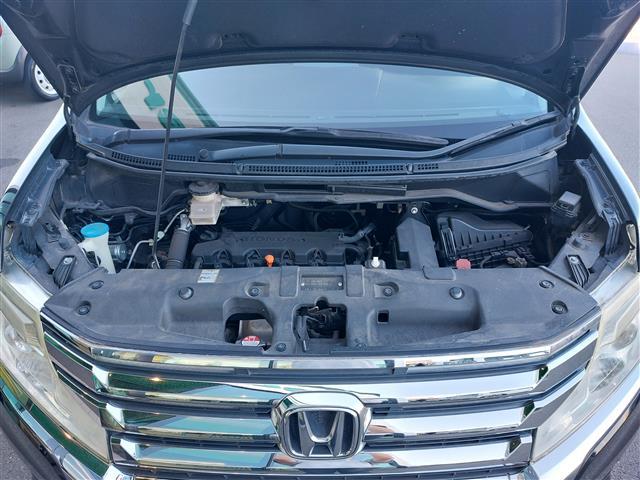 ステップワゴンスパーダ Ｚ　純正ナビ　クルーズコントロール　両側パワースライドドア　バックカメラ　純正１６インチＡＷ　ドライブレコーダー　ＬＥＤヘッドライト　ＥＴＣ　パドルシフト　純正フロアマット　フルセグＴＶ　スマートキー（41枚目）