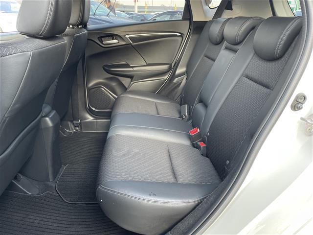 フィットハイブリッド Lパッケージ 純正ナビ バックカメラ ETC 衝突軽減 横滑り防止 クルーズコントロール ハーフレザーシート LEDヘッドライト コンフォートビューパッケージ あんしんパッケージ AUTOライト ナビ&TV LED(20枚目)