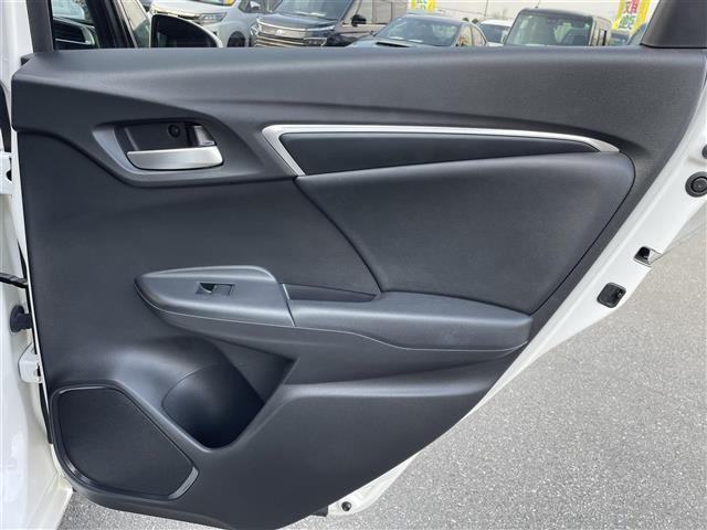 フィットハイブリッド Lパッケージ 純正ナビ バックカメラ ETC 衝突軽減 横滑り防止 クルーズコントロール ハーフレザーシート LEDヘッドライト コンフォートビューパッケージ あんしんパッケージ AUTOライト ナビ&TV LED(23枚目)