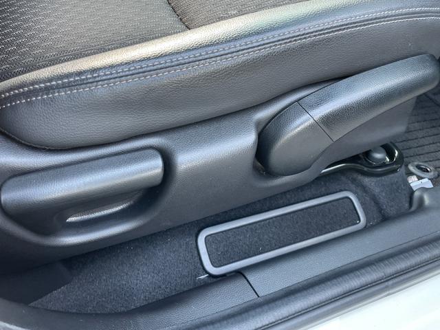 フィットハイブリッド Lパッケージ 純正ナビ バックカメラ ETC 衝突軽減 横滑り防止 クルーズコントロール ハーフレザーシート LEDヘッドライト コンフォートビューパッケージ あんしんパッケージ AUTOライト ナビ&TV LED(43枚目)