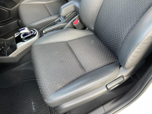 フィットハイブリッド Lパッケージ 純正ナビ バックカメラ ETC 衝突軽減 横滑り防止 クルーズコントロール ハーフレザーシート LEDヘッドライト コンフォートビューパッケージ あんしんパッケージ AUTOライト ナビ&TV LED(46枚目)