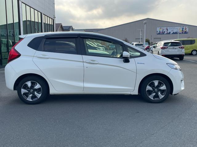 フィットハイブリッド Lパッケージ 純正ナビ バックカメラ ETC 衝突軽減 横滑り防止 クルーズコントロール ハーフレザーシート LEDヘッドライト コンフォートビューパッケージ あんしんパッケージ AUTOライト ナビ&TV LED(67枚目)