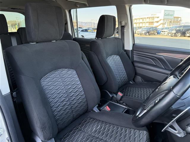 デリカＤ：５ Ｇ　パワーパッケージ　１１型ナビ　１０型後席モニター全方位カメラ　電動サイドステップ　ＪＡＯＳフロントリアスキットバー　リアラダー　マッドガード　衝突軽減　レーダークルーズコントロール　シートヒーター　ステアリングヒーター（14枚目）