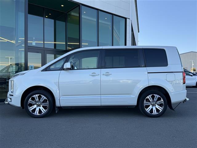 デリカＤ：５ Ｇ　パワーパッケージ　１１型ナビ　１０型後席モニター全方位カメラ　電動サイドステップ　ＪＡＯＳフロントリアスキットバー　リアラダー　マッドガード　衝突軽減　レーダークルーズコントロール　シートヒーター　ステアリングヒーター（30枚目）