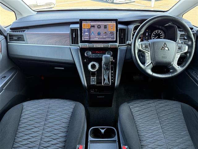 デリカＤ：５ Ｇ　パワーパッケージ　１１型ナビ　１０型後席モニター全方位カメラ　電動サイドステップ　ＪＡＯＳフロントリアスキットバー　リアラダー　マッドガード　衝突軽減　レーダークルーズコントロール　シートヒーター　ステアリングヒーター（42枚目）