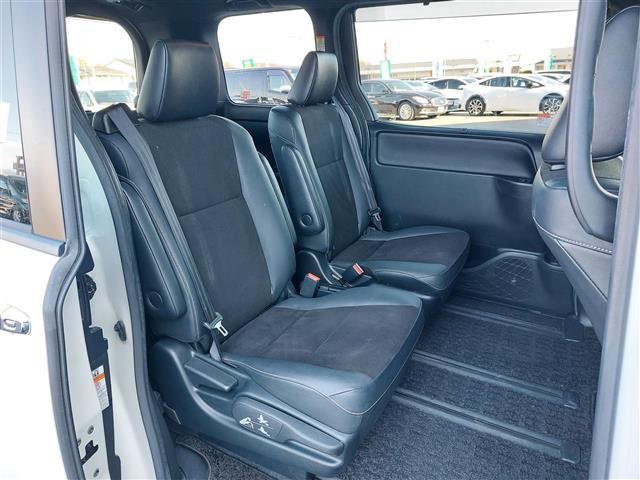 ノア Si ダブルバイビー SDナビ 両側パワースライド バックカメラ ハーフレザーシート プリクラッシュセーフティ レーンディパーチャーアラート 先行車発進告知 オートマチックハイビーム 社外アルミ付冬タイヤ有 禁煙車 ETC(24枚目)