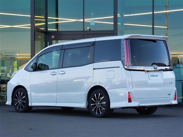 ノア Si ダブルバイビー SDナビ 両側パワースライド バックカメラ ハーフレザーシート プリクラッシュセーフティ レーンディパーチャーアラート 先行車発進告知 オートマチックハイビーム 社外アルミ付冬タイヤ有 禁煙車 ETC(43枚目)