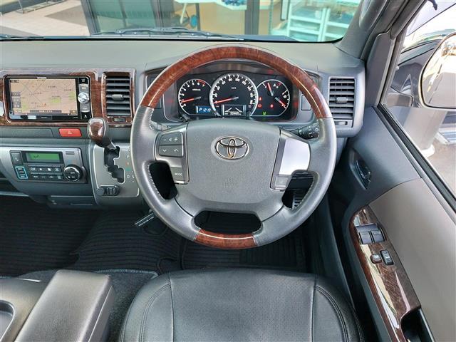 ハイエースバン スーパーGL 50TH アニバーサリーリミテッド セーフティセンス プリクラッシュセーフティ レーンキープアシスト オートハイビーム SDナビ バックカメラ 両側パワースライドドア LEDヘッドライト ベットキット ドラレコ ETC SDナビ 地デジ(9枚目)