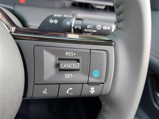 セレナ e-パワー ハイウェイスターV 登録済未使用車 12.3型ナビ プロパイロット アラウンドビューモニター インテリジェントルームミラー 前後ドライブレコーダー ETC2.0 ブラインドスポットモニター 両側電動スライドドア VDC(9枚目)