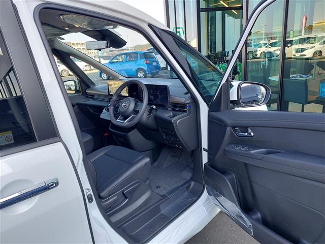 セレナ e-パワー ハイウェイスターV 登録済未使用車 12.3型ナビ プロパイロット アラウンドビューモニター インテリジェントルームミラー 前後ドライブレコーダー ETC2.0 ブラインドスポットモニター 両側電動スライドドア VDC(15枚目)