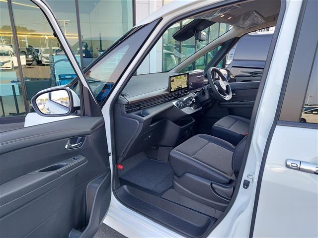 セレナ e-パワー ハイウェイスターV 登録済未使用車 12.3型ナビ プロパイロット アラウンドビューモニター インテリジェントルームミラー 前後ドライブレコーダー ETC2.0 ブラインドスポットモニター 両側電動スライドドア VDC(26枚目)