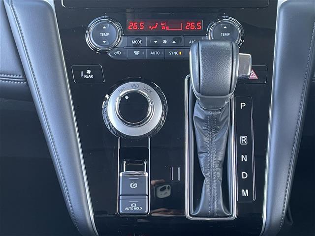 デリカD:5 P マルチアラウンドモニター 衝突軽減ブレーキ レーダークルーズコントロール 社外ナビ フルセグTV ETC ドライブレコーダー 両側電動スライドドア パワーバックドア シートヒーター パドルシフト 3列(12枚目)