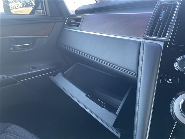 デリカD:5 P マルチアラウンドモニター 衝突軽減ブレーキ レーダークルーズコントロール 社外ナビ フルセグTV ETC ドライブレコーダー 両側電動スライドドア パワーバックドア シートヒーター パドルシフト 3列(33枚目)