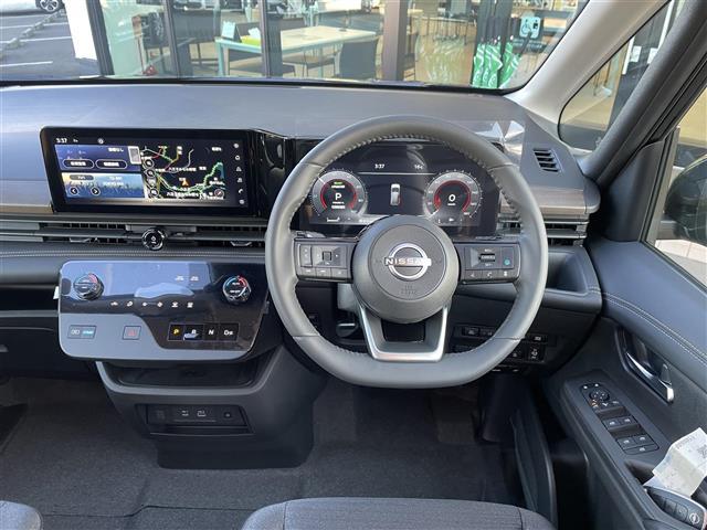 セレナ e-パワー ハイウェイスターV 登録済未使用車 12型ナビ 全方位カメラ ETC2.0 プロパイロット インテリジェントルームミラー 後席モニター ドライブレコーダー LEDライト コーナーセンサー 衝突軽減ブレーキ VDC LDP(2枚目)