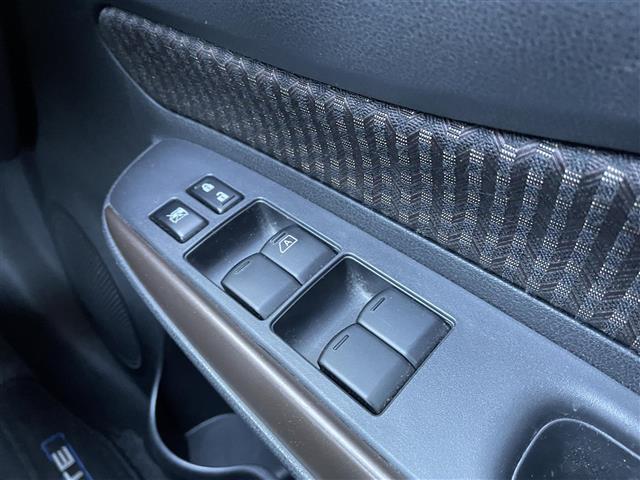 ノート e-パワー メダリスト 純正ナビ アラウンドビューモニター 前後ソナー ETC LEDヘッドライト 車線逸脱防止支援システム プッシュスタート シートカバー 純正15インチAW 純正フロアマット 取扱説明書 スマートキー×2(15枚目)