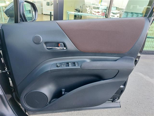 シエンタ Ｇ　クエロ　純正ナビアラウンドビューモニター両側パワースライドドアコーナーセンサー衝突軽減ブレーキモデリスタエアロオートマティックハイビームフロントフォグランプＬＥＤヘッドライト　２．０ＥＴＣ　マルチビューカメラ（31枚目）