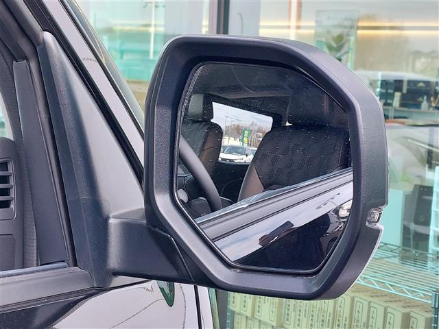 キャラバン ロンググランドプレミアムＧＸ　登録済未使用車　寒冷地仕様　パワースライド　インテリジェントアラウンドビューモニター　ＬＥＤヘッドライト　シートヒーター　ハーフレザーシート　メッキドアミラー　全方位安全運転支援システム　車線逸脱警報（32枚目）