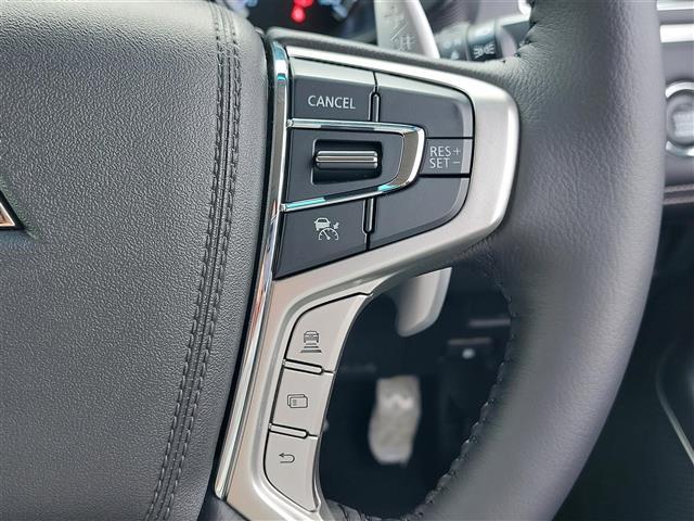 デリカＤ：５ シャモニー　登録済未三菱ｅ－Ａｓｓｉｓｔ　バックカメラ　両側パワースライド　パワーバックドア　ＬＥＤオートライト　フォグランプ　パドルシフト　ステアリングヒーター　革巻きステアリング　スマートキー　電子パーキング（4枚目）