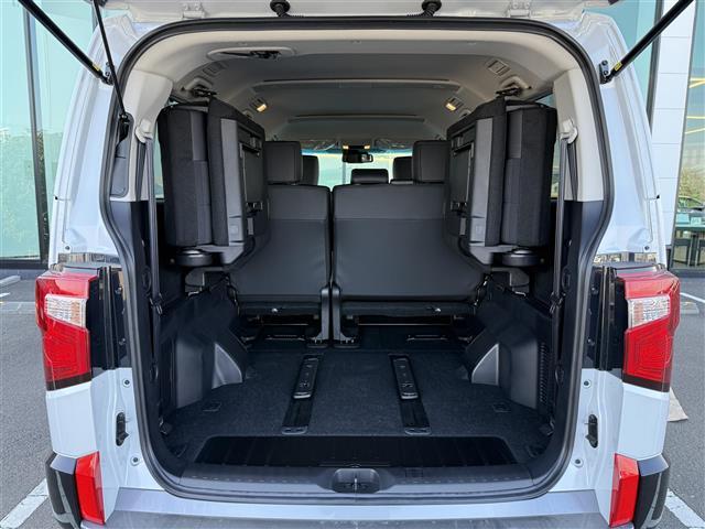 デリカＤ：５ 　登録済未使用車　専用ＡＬＰＩＮＥ１１型ナビ・フルセグＴＶ・Ｂｌｕｅｔｏｏｔｈ　全方位カメラ　パワーバックドア　ブラインドスポット　両側パワースライド　三菱ｅ－Ａｓｓｉｓｔ　Ｄ／Ｎ席シートヒーター（24枚目）