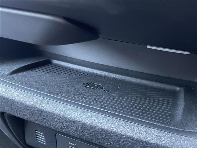 セレナ ハイウェイスターＶ　プロパイロット　純正１２．３インチナビ　フルセグ　アラウンドビューモニター　フリップダウンモニター　両側パワースライドドア　インテリジェントルームミラー　ビルトインＥＴＣ２．０　パドルシフト　ＥＳＣ（10枚目）