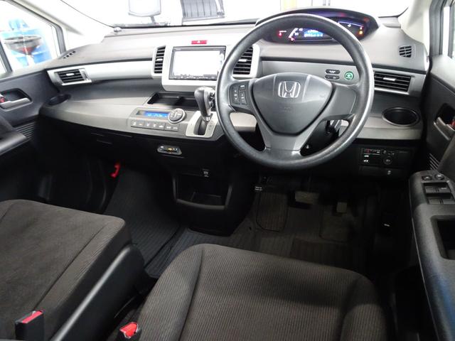 フリード X サイドリフトアップシート 禁煙車 メモリーナビ DVD ワンセグ Bカメラ BT音楽 スマートキー ETC オートエアコン ステアリモコン 左電動スライドドア HID 社外15インチAW Tチェーン(12枚目)