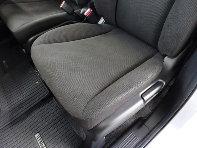 フリード X サイドリフトアップシート 禁煙車 メモリーナビ DVD ワンセグ Bカメラ BT音楽 スマートキー ETC オートエアコン ステアリモコン 左電動スライドドア HID 社外15インチAW Tチェーン(17枚目)