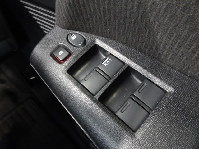 フリード X サイドリフトアップシート 禁煙車 メモリーナビ DVD ワンセグ Bカメラ BT音楽 スマートキー ETC オートエアコン ステアリモコン 左電動スライドドア HID 社外15インチAW Tチェーン(43枚目)