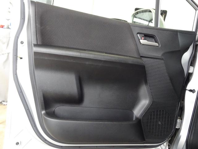 フリード X サイドリフトアップシート 禁煙車 メモリーナビ DVD ワンセグ Bカメラ BT音楽 スマートキー ETC オートエアコン ステアリモコン 左電動スライドドア HID 社外15インチAW Tチェーン(46枚目)