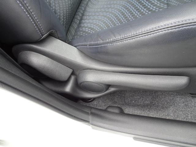 ノート メダリスト 禁煙車 SDナビ DVD再生 フルセグ 全方位カメラ BT音楽 ETC スマートキー Aライト オートエアコン ハーフレザー Aストップ シートリフター 社外14AW Tチェーン タイヤ4本新品(17枚目)