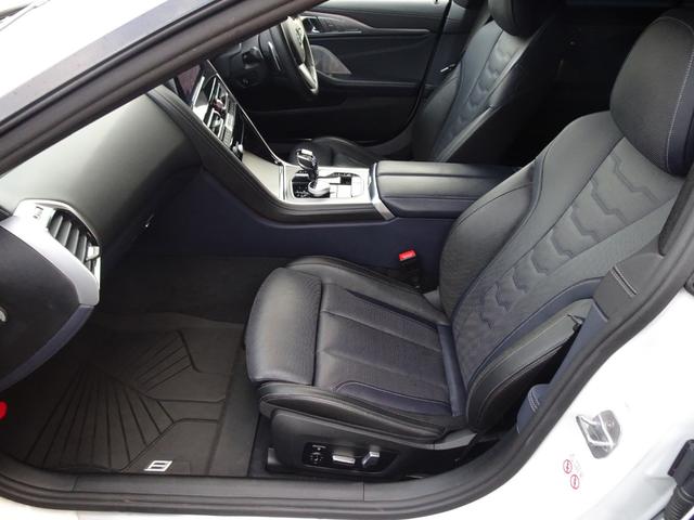 8シリーズ M850i xDrive グランクーペ 4WD 禁煙車 ガラスサンルーフ B&Wダイヤモンドサラウンド 3Dデザインエアロ 3Dデザインマフラー H&Rダウンサス ナビ ETC アラウンドビュー 本革シート シートヒーター&ベンチレーション(17枚目)