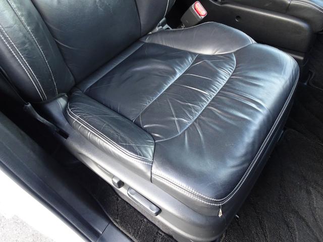 オデッセイ アブソルート・EX 車検整備2年付 禁煙 ナビ フルセグ F&Bカメラ BT音楽 HDMI スマキー ETC Aライト クルコン ステリモ 電動シート 本革 シートヒータ 両側電動 後席モニタ 衝突軽減 BSM LED(15枚目)