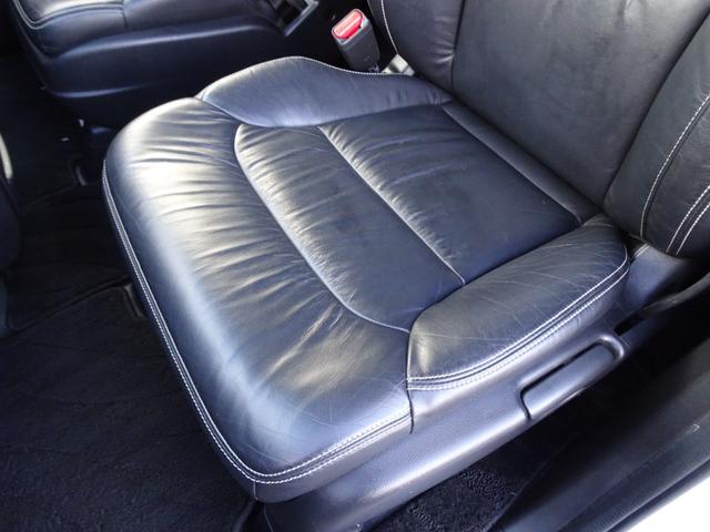 オデッセイ アブソルート・EX 車検整備2年付 禁煙 ナビ フルセグ F&Bカメラ BT音楽 HDMI スマキー ETC Aライト クルコン ステリモ 電動シート 本革 シートヒータ 両側電動 後席モニタ 衝突軽減 BSM LED(16枚目)