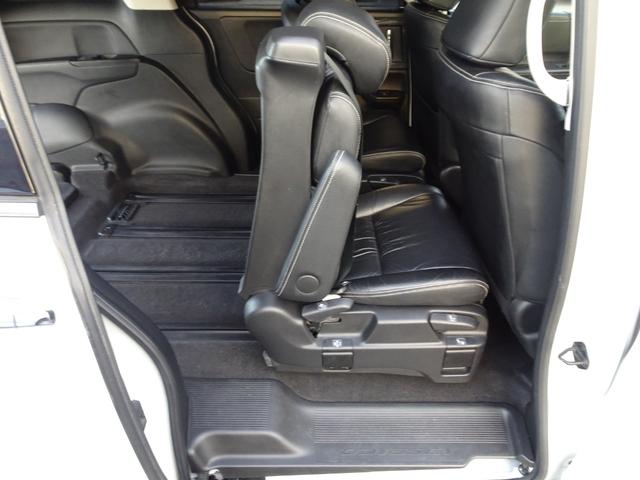 オデッセイ アブソルート・EX 車検整備2年付 禁煙 ナビ フルセグ F&Bカメラ BT音楽 HDMI スマキー ETC Aライト クルコン ステリモ 電動シート 本革 シートヒータ 両側電動 後席モニタ 衝突軽減 BSM LED(26枚目)