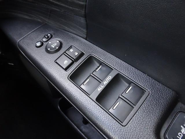 オデッセイ アブソルート・EX 車検整備2年付 禁煙 ナビ フルセグ F&Bカメラ BT音楽 HDMI スマキー ETC Aライト クルコン ステリモ 電動シート 本革 シートヒータ 両側電動 後席モニタ 衝突軽減 BSM LED(48枚目)