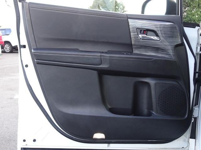 オデッセイ アブソルート・EX 車検整備2年付 禁煙 ナビ フルセグ F&Bカメラ BT音楽 HDMI スマキー ETC Aライト クルコン ステリモ 電動シート 本革 シートヒータ 両側電動 後席モニタ 衝突軽減 BSM LED(52枚目)