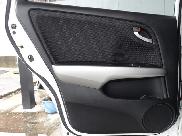 ストリーム RSZ 車検整備2年付 禁煙車 HDDナビ DVD再生 音楽録音 フルセグ バックカメラ キーレス ETC パドルシフト 純正17AW HIDライト タイミングチェーン ウインカーミラー(50枚目)