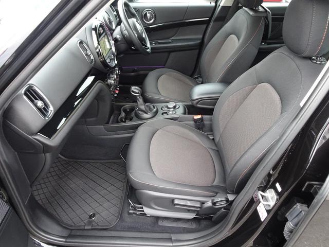 ＭＩＮＩ クーパーＤ　クロスオーバー　禁煙　ナビ　フルセグ　Ｂカメラ　ＵＳＢ　ＡＵＸ　ＢＴ音楽　スマートキー２本　ＥＴＣ　追従クルコン　シートヒーター　Ａストップ　衝突軽減　ＬＥＤライト　記録簿Ｒ１／２／３／５／７年度有り全ディーラー整備（14枚目）