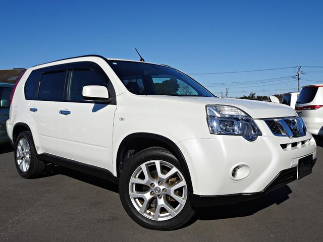 エクストレイル ２０Ｘｔｔ　４ＷＤ　禁煙車　ＳＤナビ　ＤＶＤ再生　フルセグ　ＵＳＢ　ＢＴ音楽　スマキー　ＥＴＣ　Ａライト　クルコン　シートヒーター　ヒルアシスト　ＨＩＤ　フォグ　純正１８ＡＷ　記録簿Ｈ２５〜Ｒ７全ディーラー整備（9枚目）