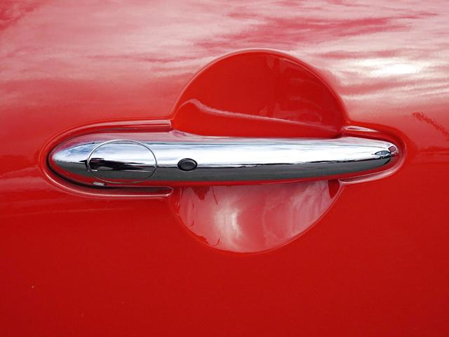 ���X�}�[�g�G���g���[�L�[������g�ɒ����Ă��邾���ŁA�����^�b�`�Ńh�A�̊J��G���W���n�����\�ł��B��x�g���Ǝ�����Ȃ���ϕ֗��ŉ��K�ȑ����ƂȂ�܂���