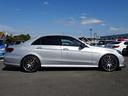 Eクラスが入庫致しました♪ラルグス車高調、社外エアロ、AMG19インチホイールでカスタムされた車両です♪内外装共にコンディションの良い車両ですのでお早めにご検討下さいませ♪