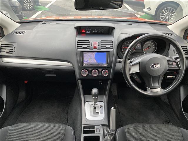 2.0i 社外SDナビフルセグTV CD BT バックカメラ ルーフレール パドルシフト AUTOライト 純正ドアバイザー 純正フロアマット 純正フォグライト ETC 電動格納ウィンカーミラー(3枚目)
