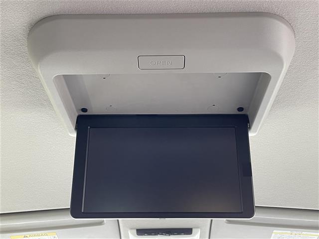 セレナ ｅ－パワー　ハイウェイスターＶ　プロパイロット　純正１０インチナビ　Ｂｌｕ－ｒａｙ／ＤＴＶ／Ｂｌｕｅｔｏｏｔｈ　アラウンドビューモニター　両側パワースライドドア　純正フリップダウンモニター　ＬＥＤオートライト　ＢＳＭ　ＥＴＣ（3枚目）
