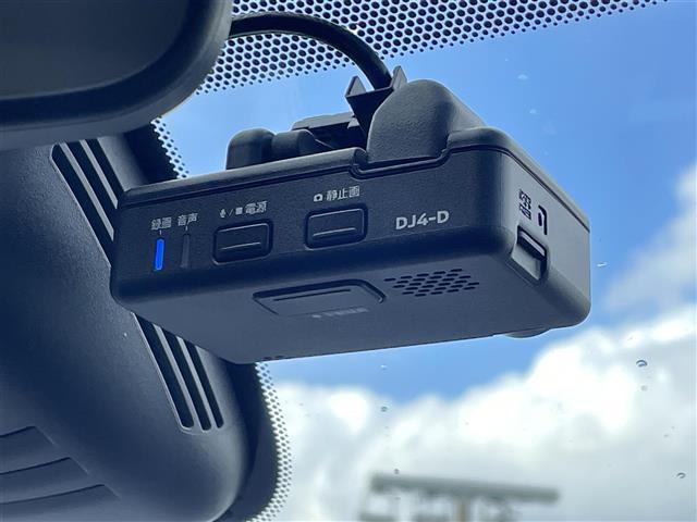 セレナ ｅ－パワー　ハイウェイスターＶ　プロパイロット　純正１０インチナビ　Ｂｌｕ－ｒａｙ／ＤＴＶ／Ｂｌｕｅｔｏｏｔｈ　アラウンドビューモニター　両側パワースライドドア　純正フリップダウンモニター　ＬＥＤオートライト　ＢＳＭ　ＥＴＣ（19枚目）