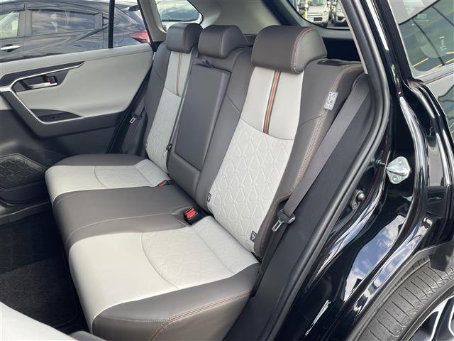 ＲＡＶ４ アドベンチャー　トヨタセーフティセンス　純正９型ナビ　ＤＶＤ／ＤＴＶ／Ｂｌｕｅｔｏｏｔｈ　バックカメラ　パワーバックドア　レーダークルーズコントロール　ステアリングスイッチ　合皮シート　パワーシート　ＬＥＤ　ＥＴＣ（26枚目）