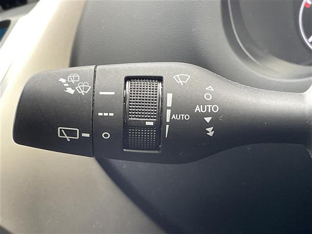 ＮＸ ＮＸ３００　Ｉパッケージ　レクサスセーフティセンス　純正ナビ　ＤＶＤ／Ｂｌｕ－ｒａｙ／ＤＴＶ／Ｂｌｕｅｔｏｏｔｈ／ＵＳＢ　サイド／バックカメラ　レーダークルーズ　レーンキープ　黒革シート　クリアランスソナー　三眼ＬＥＤ　ＥＴＣ（13枚目）