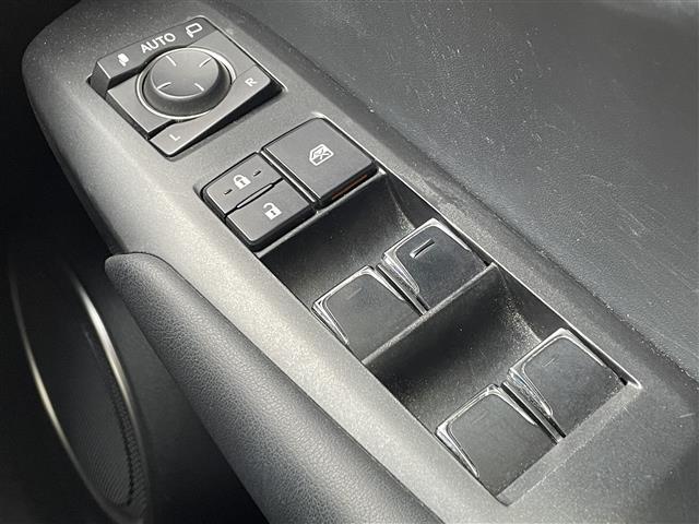 ＮＸ ＮＸ３００　Ｉパッケージ　レクサスセーフティセンス　純正ナビ　ＤＶＤ／Ｂｌｕ－ｒａｙ／ＤＴＶ／Ｂｌｕｅｔｏｏｔｈ／ＵＳＢ　サイド／バックカメラ　レーダークルーズ　レーンキープ　黒革シート　クリアランスソナー　三眼ＬＥＤ　ＥＴＣ（20枚目）