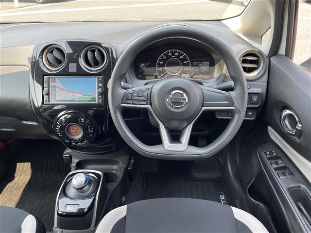 ノート ｅ－パワー　Ｘ　エマージェンシーブレーキ☆純正ナビ☆ＣＤ／フルセグＴＶ／Ｂｌｕｅｔｏｏｔｈ☆アラウンドビューモニター☆デジタルインナーミラー　☆ＥＴＣ☆スマートキー☆スペアキー　☆プッシュスタート（5枚目）