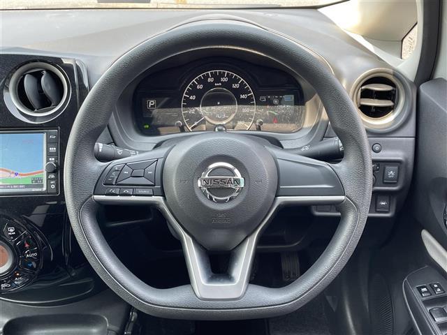 ノート ｅ－パワー　Ｘ　エマージェンシーブレーキ☆純正ナビ☆ＣＤ／フルセグＴＶ／Ｂｌｕｅｔｏｏｔｈ☆アラウンドビューモニター☆デジタルインナーミラー　☆ＥＴＣ☆スマートキー☆スペアキー　☆プッシュスタート（12枚目）