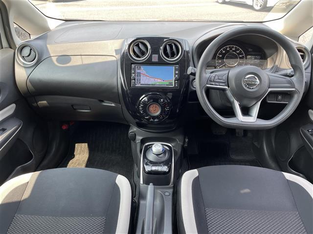 ノート ｅ－パワー　Ｘ　エマージェンシーブレーキ☆純正ナビ☆ＣＤ／フルセグＴＶ／Ｂｌｕｅｔｏｏｔｈ☆アラウンドビューモニター☆デジタルインナーミラー　☆ＥＴＣ☆スマートキー☆スペアキー　☆プッシュスタート（17枚目）